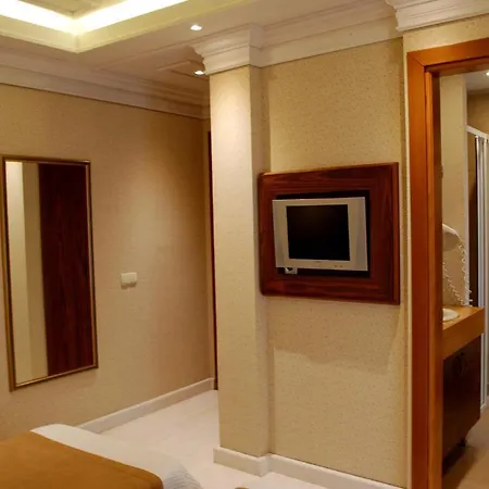 Hotell Katina 4*